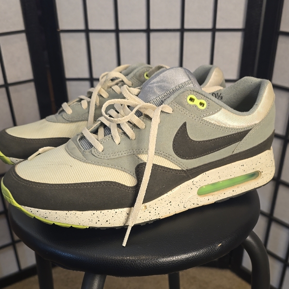 Nike Air Max with Gray and Lime Accents Size 10.5 Men's